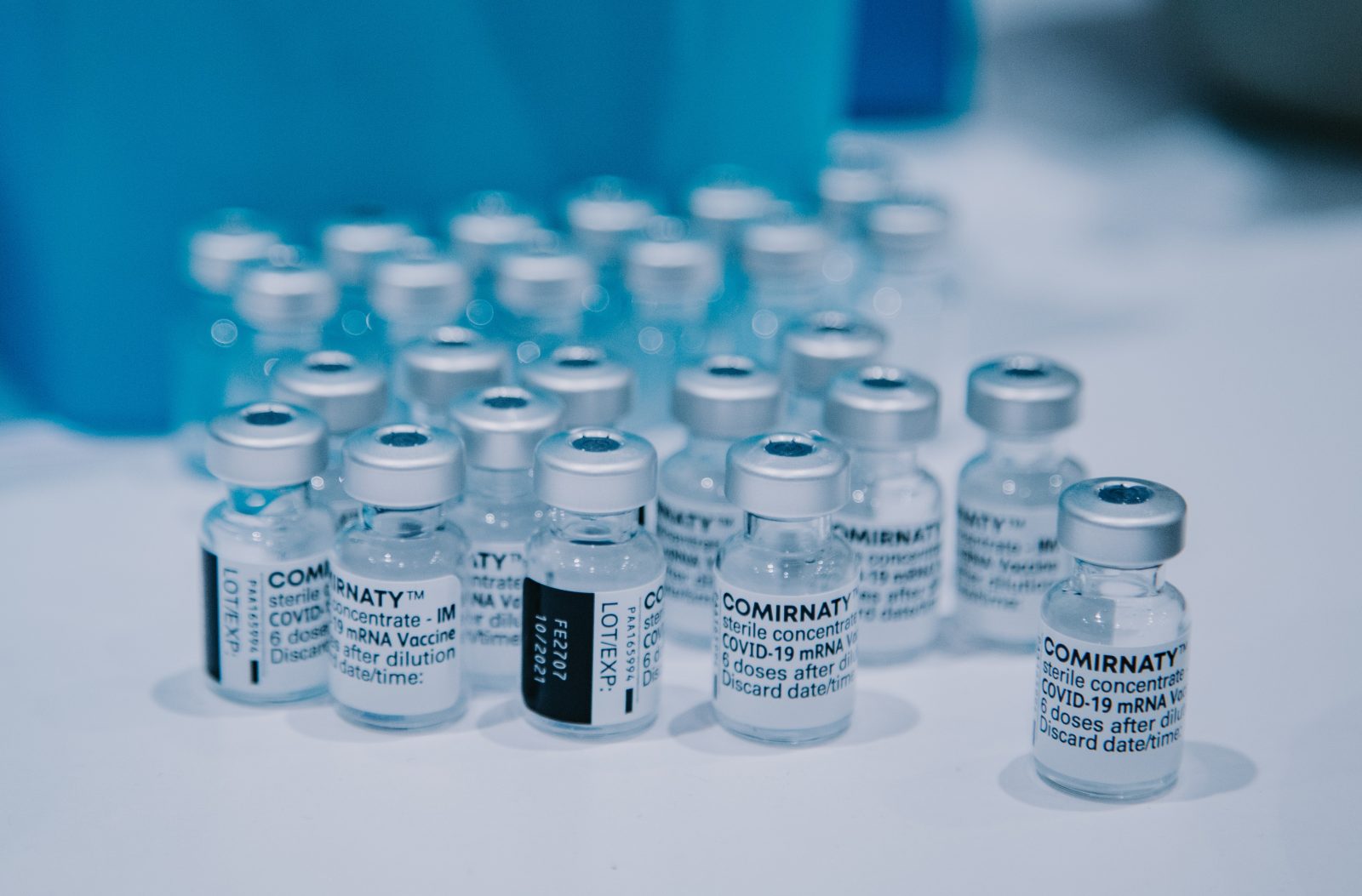 Modifikovaná vakcína Pfizer/BioNTech proti mutaci Covidu s názvem Omicron by mohla být k dispozici již brzy.